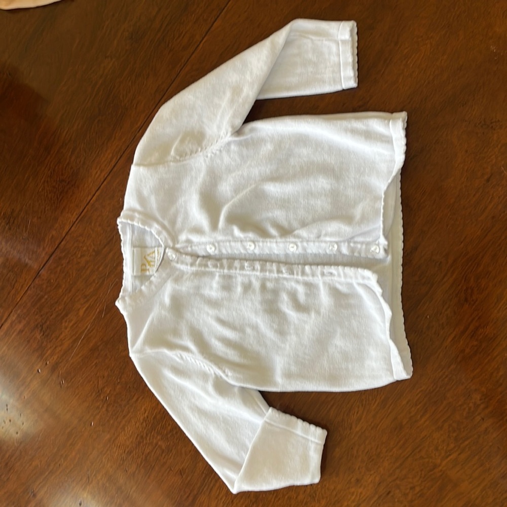 Petit Ami little girls white scalloped edge cardigan